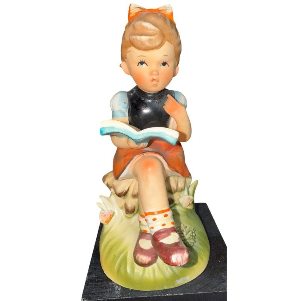 Vintage Erich Stauffer Figurine Girl Studying Arnart Creation Japan 1950's. 6' H